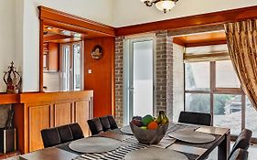 Elegant Central Apartments - Acropolis View & Garden